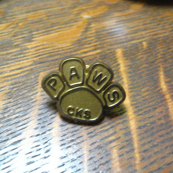 CKS PAWS Animal Pets Vintage Lapel Pin - Picture 2 of 4